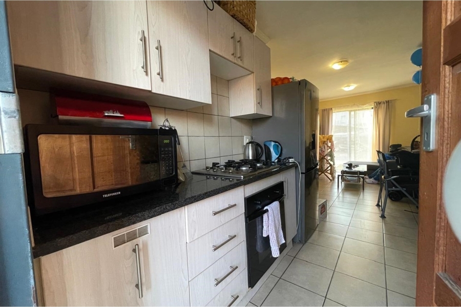1 Bedroom Property for Sale in Noordwyk Gauteng