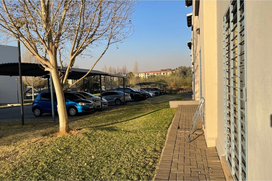 1 Bedroom Property for Sale in Noordwyk Gauteng