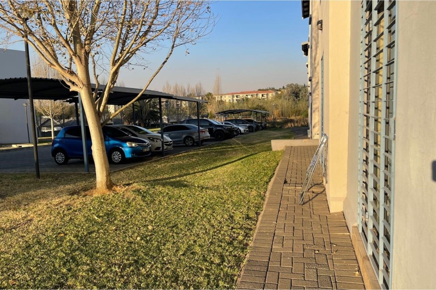 1 Bedroom Property for Sale in Noordwyk Gauteng