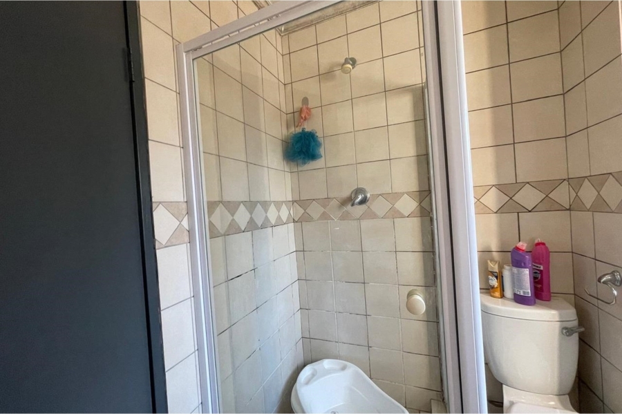 1 Bedroom Property for Sale in Noordwyk Gauteng
