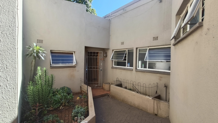 To Let 4 Bedroom Property for Rent in Brackendowns Gauteng