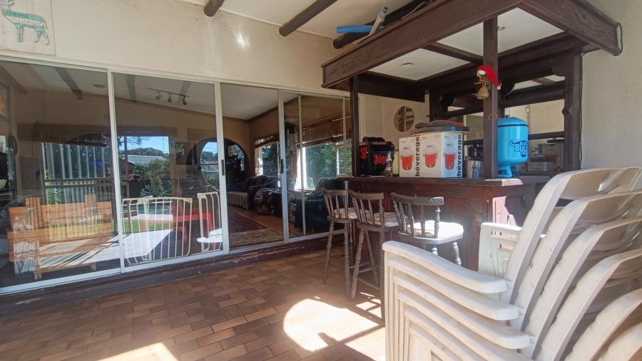 To Let 4 Bedroom Property for Rent in Brackendowns Gauteng