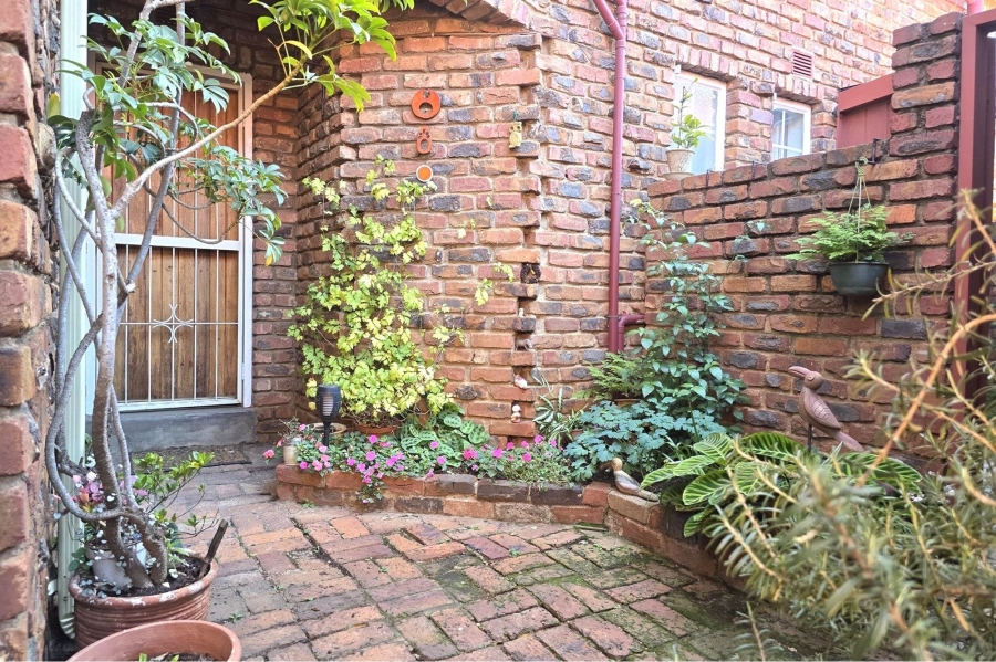 2 Bedroom Property for Sale in Edleen Gauteng