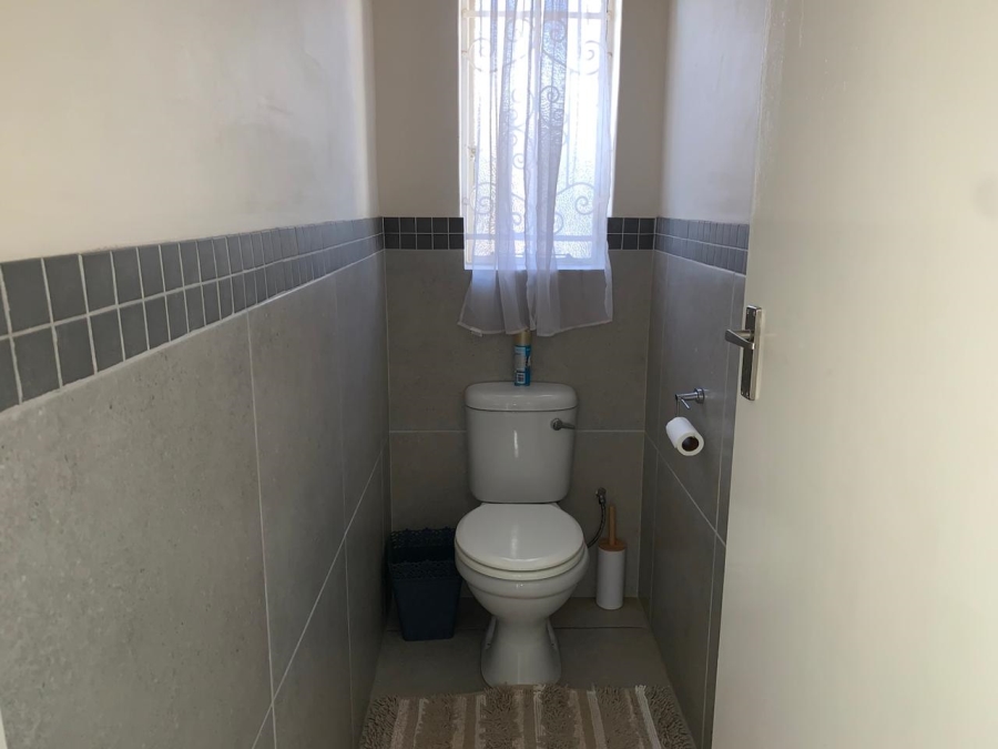 To Let 2 Bedroom Property for Rent in Franklin Roosevelt Park Gauteng
