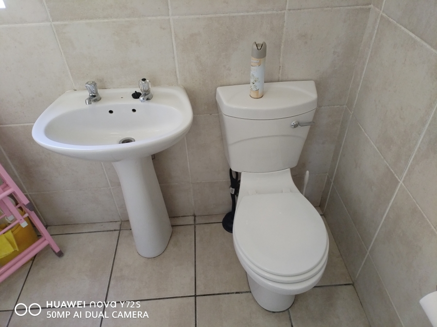 1 Bedroom Property for Sale in Kosmosdal Gauteng