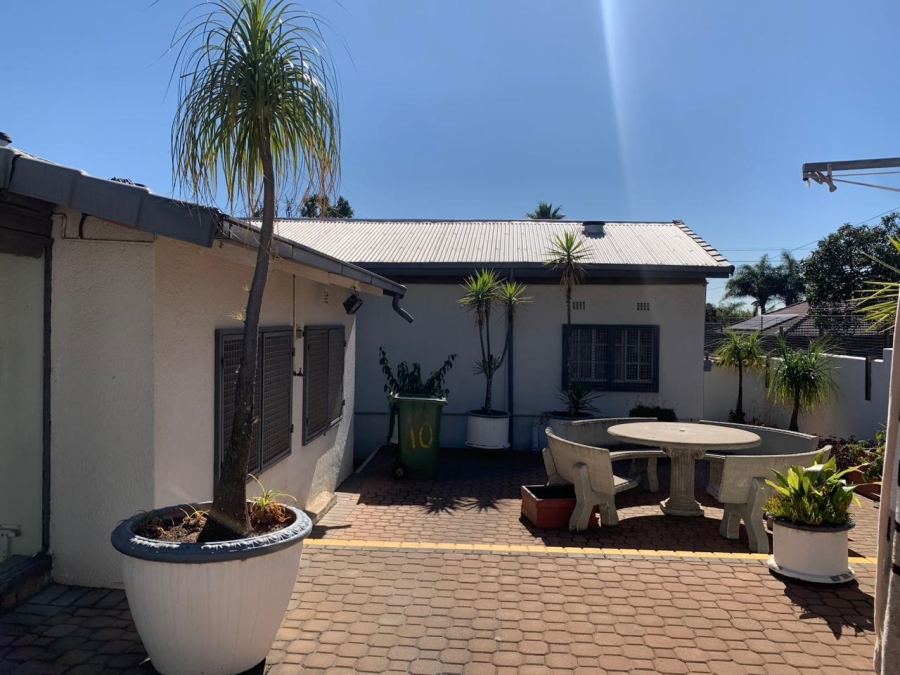 To Let 1 Bedroom Property for Rent in Auckland Park Gauteng