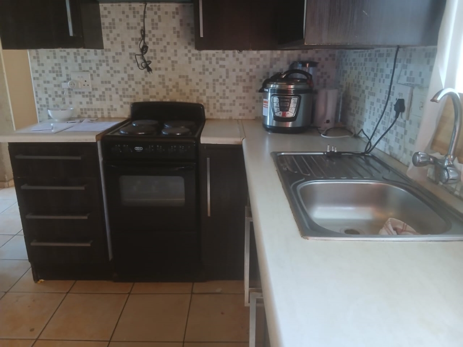 2 Bedroom Property for Sale in Aureus Gauteng