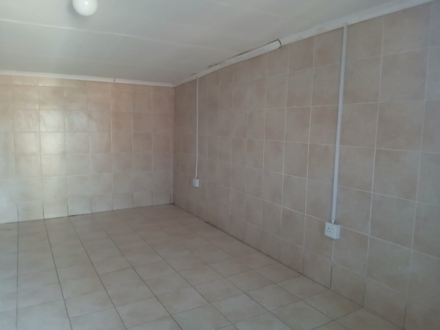 2 Bedroom Property for Sale in Aureus Gauteng