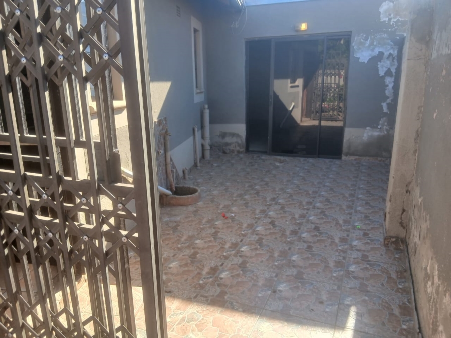 2 Bedroom Property for Sale in Aureus Gauteng