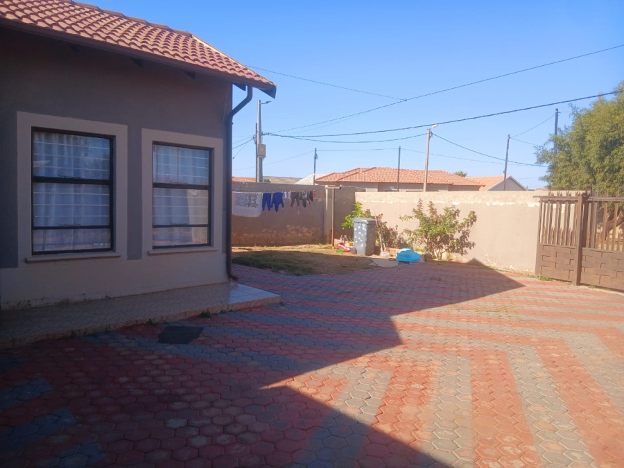 2 Bedroom Property for Sale in Aureus Gauteng