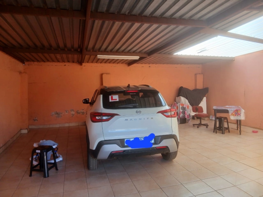 2 Bedroom Property for Sale in Aureus Gauteng
