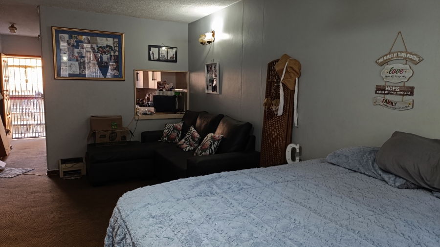 2 Bedroom Property for Sale in Wonderboom South Gauteng