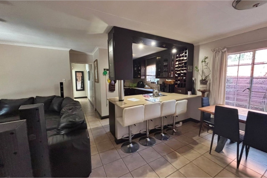 2 Bedroom Property for Sale in Hennopspark Gauteng