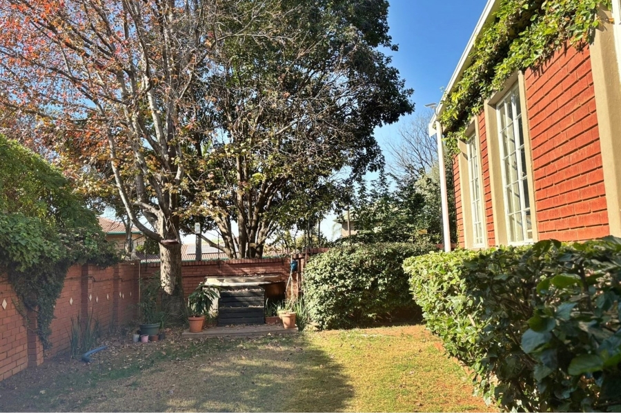 2 Bedroom Property for Sale in Hennopspark Gauteng