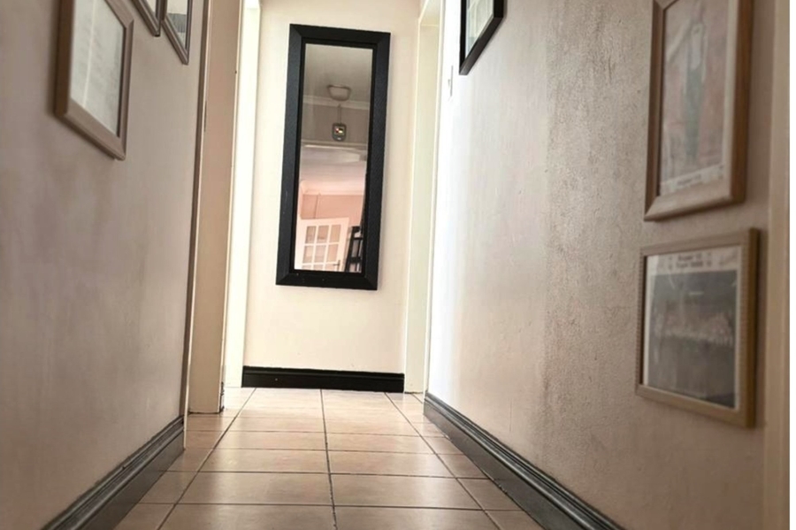 2 Bedroom Property for Sale in Hennopspark Gauteng