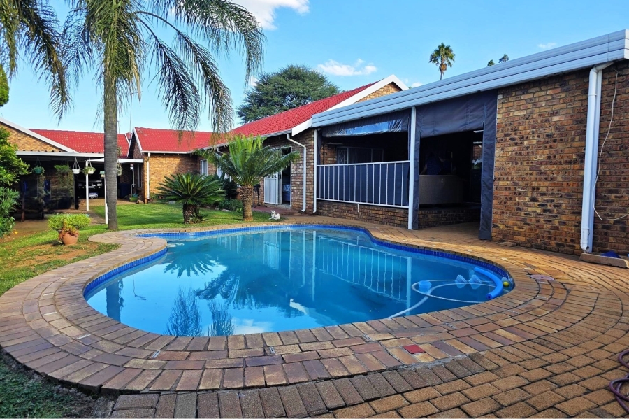 4 Bedroom Property for Sale in Edleen Gauteng