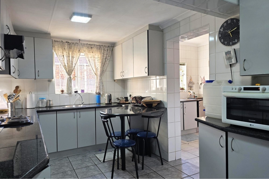 4 Bedroom Property for Sale in Edleen Gauteng