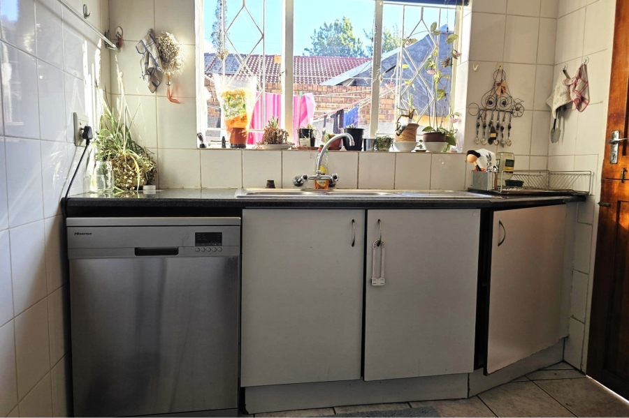 4 Bedroom Property for Sale in Edleen Gauteng