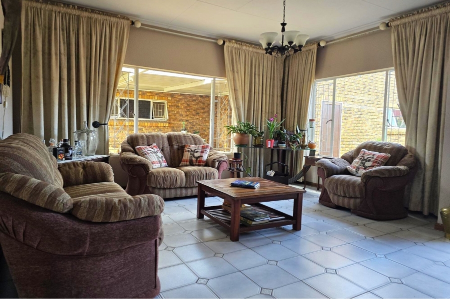 4 Bedroom Property for Sale in Edleen Gauteng