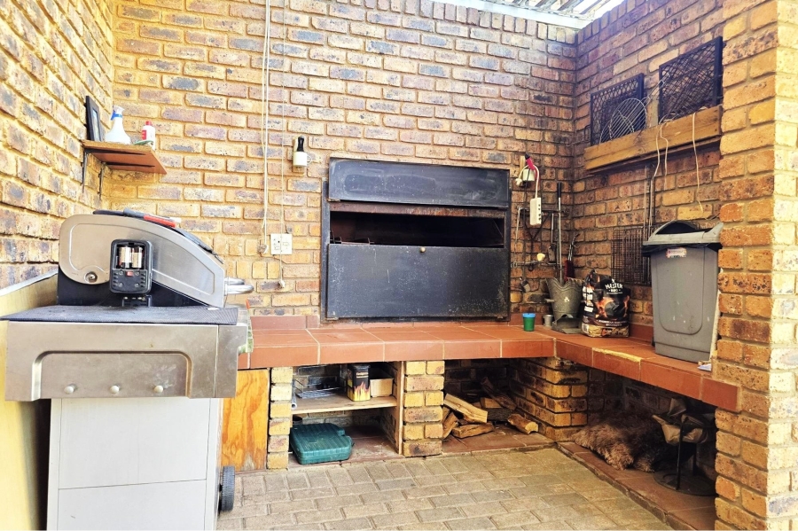4 Bedroom Property for Sale in Edleen Gauteng