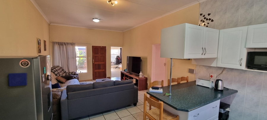 To Let 2 Bedroom Property for Rent in Bromhof Gauteng