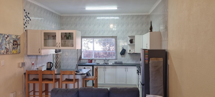 To Let 2 Bedroom Property for Rent in Bromhof Gauteng