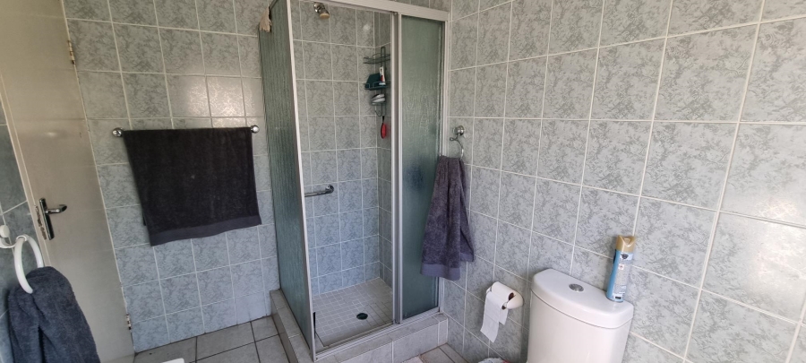 To Let 2 Bedroom Property for Rent in Bromhof Gauteng