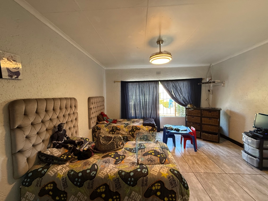13 Bedroom Property for Sale in Golf View Gauteng