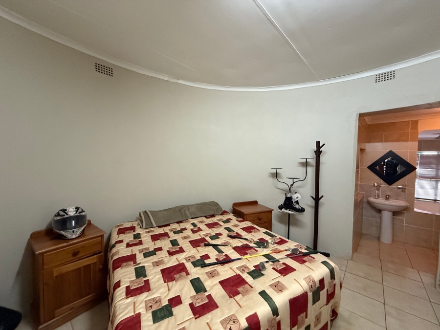 13 Bedroom Property for Sale in Golf View Gauteng