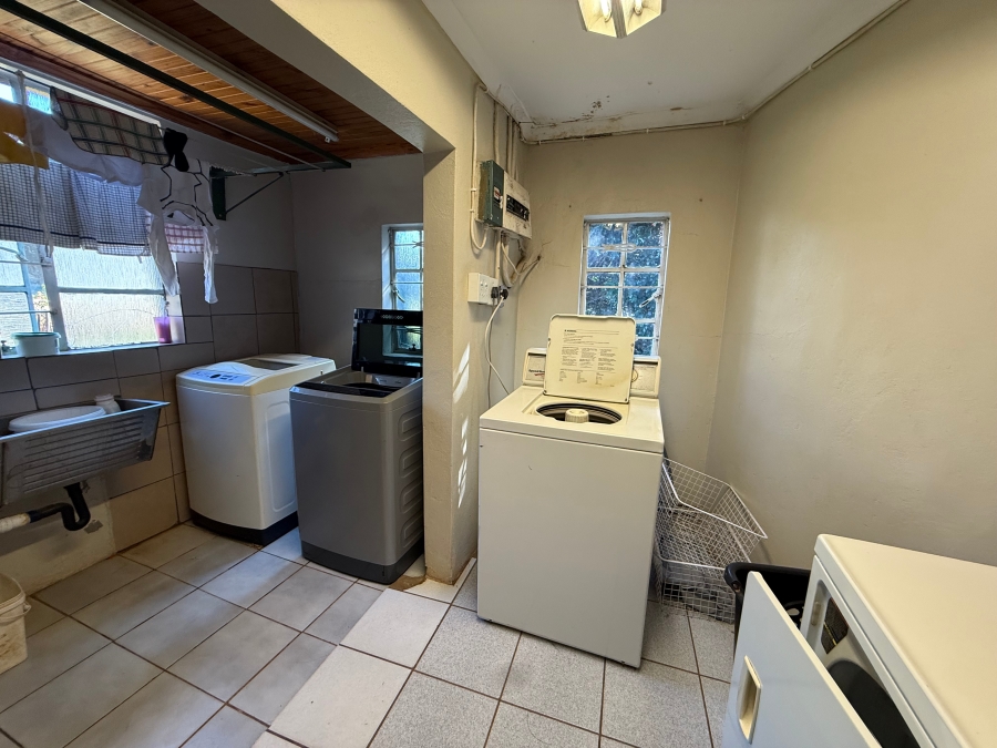 13 Bedroom Property for Sale in Golf View Gauteng