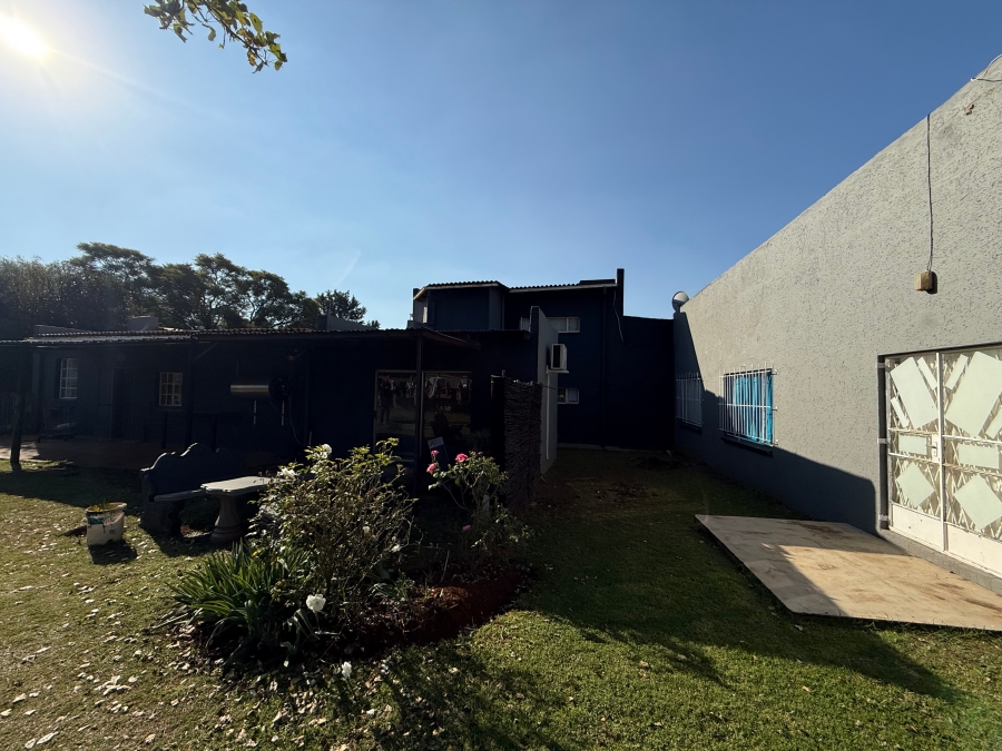 13 Bedroom Property for Sale in Golf View Gauteng