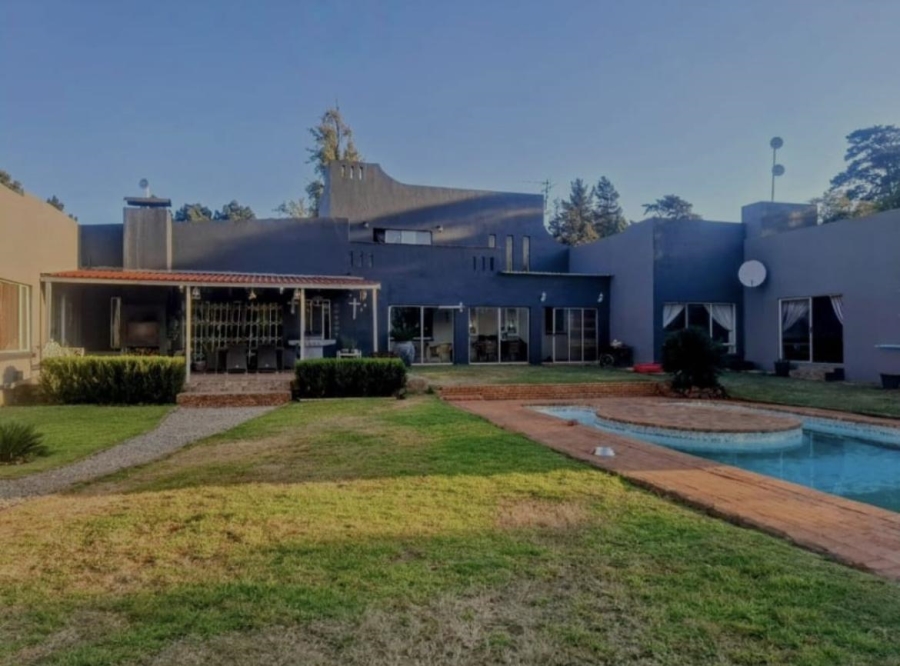13 Bedroom Property for Sale in Golf View Gauteng