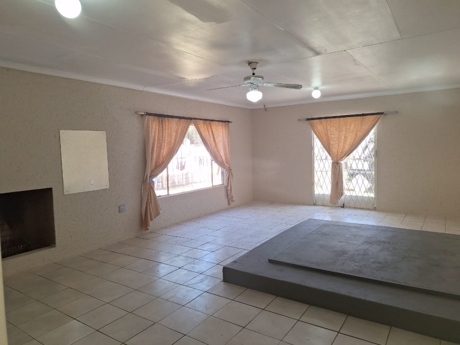 13 Bedroom Property for Sale in Golf View Gauteng