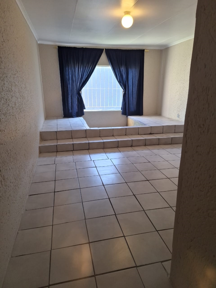 13 Bedroom Property for Sale in Golf View Gauteng