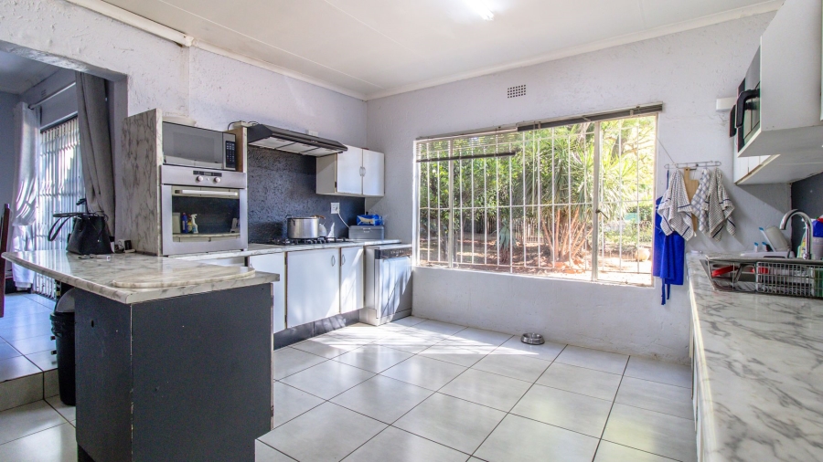 13 Bedroom Property for Sale in Golf View Gauteng