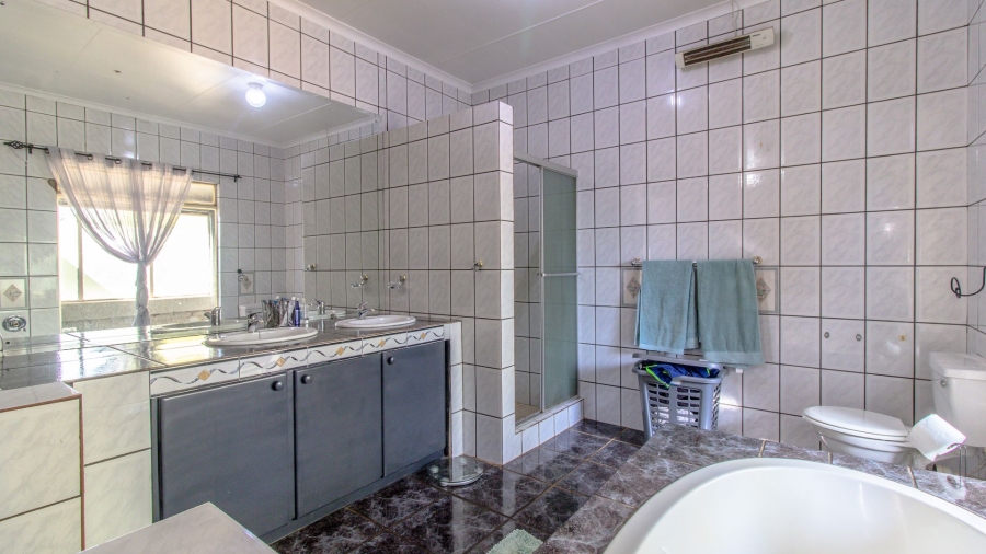 13 Bedroom Property for Sale in Golf View Gauteng