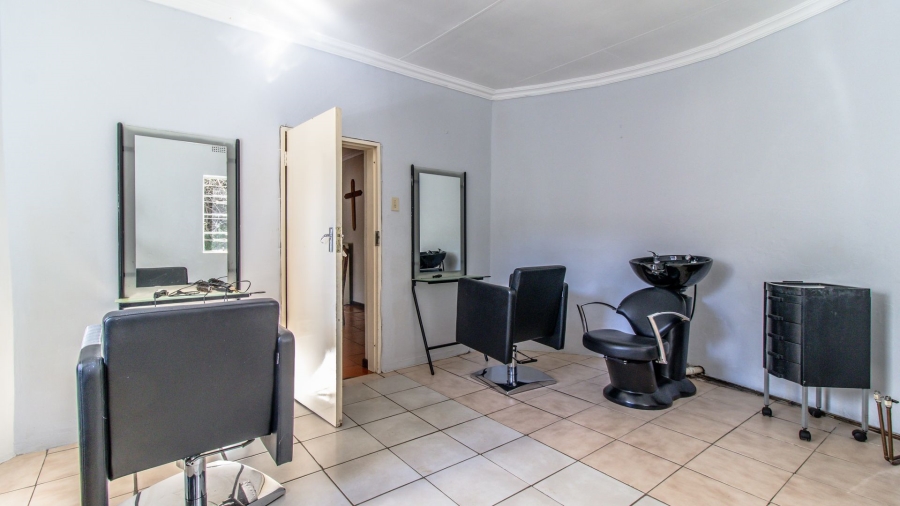 13 Bedroom Property for Sale in Golf View Gauteng