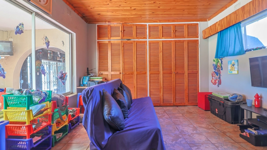 13 Bedroom Property for Sale in Golf View Gauteng