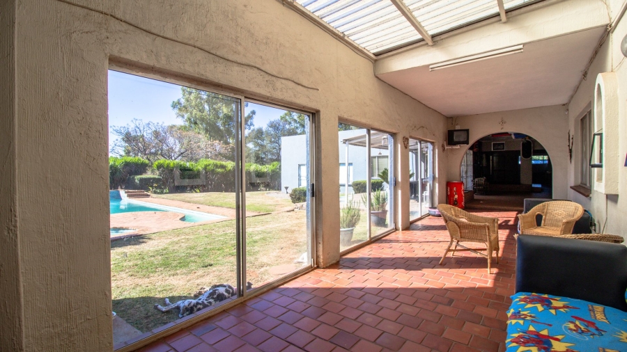 13 Bedroom Property for Sale in Golf View Gauteng