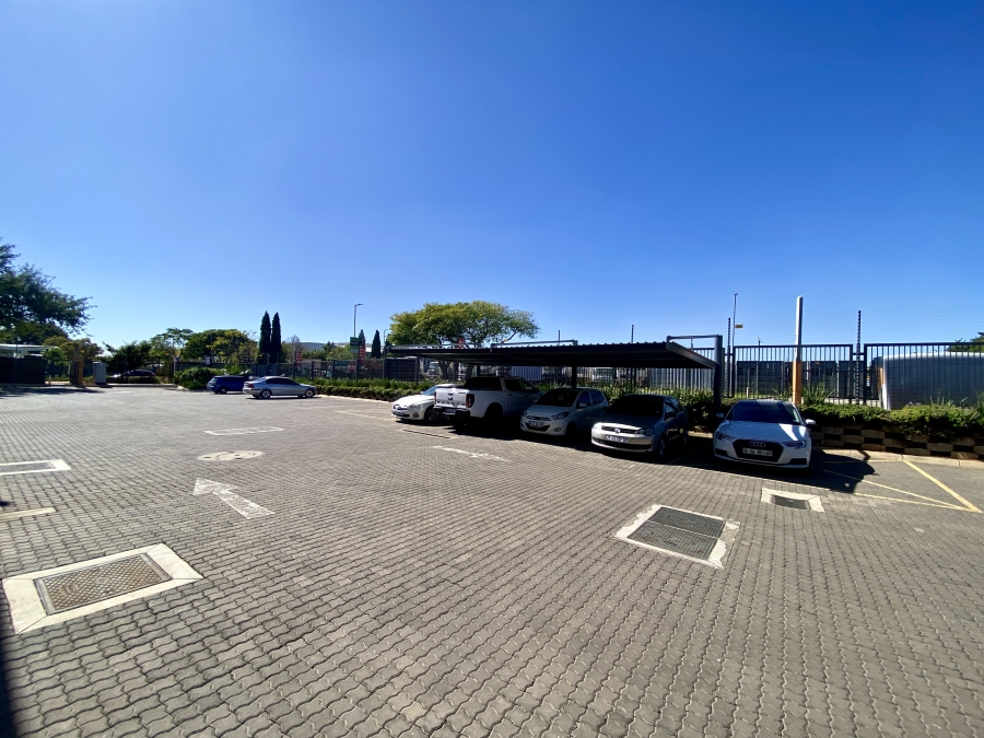 To Let commercial Property for Rent in Randjespark Gauteng