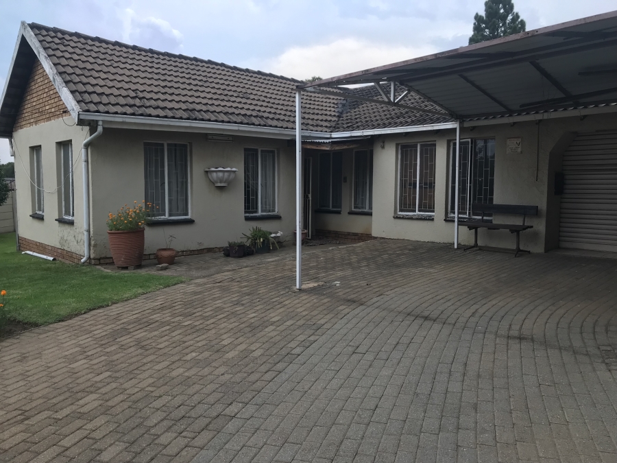 4 Bedroom Property for Sale in Dalpark Gauteng
