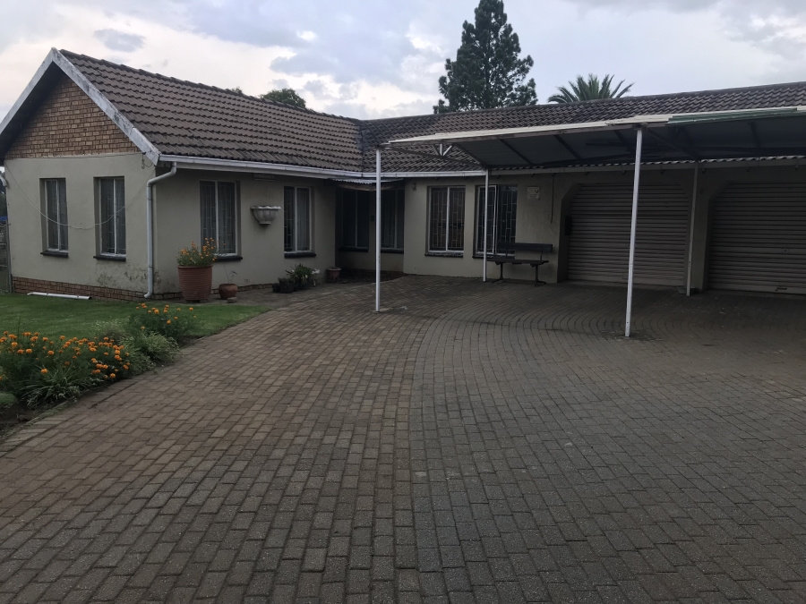 4 Bedroom Property for Sale in Dalpark Gauteng