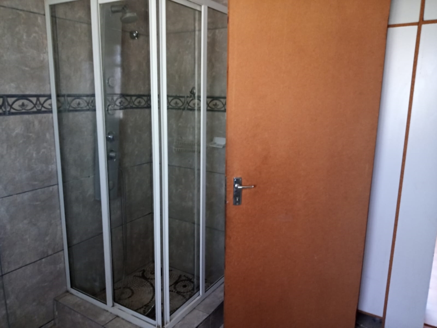 4 Bedroom Property for Sale in Dalpark Gauteng