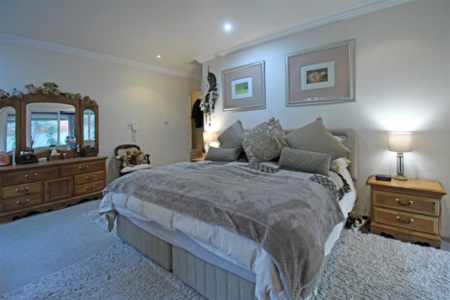 5 Bedroom Property for Sale in Bryanston Gauteng