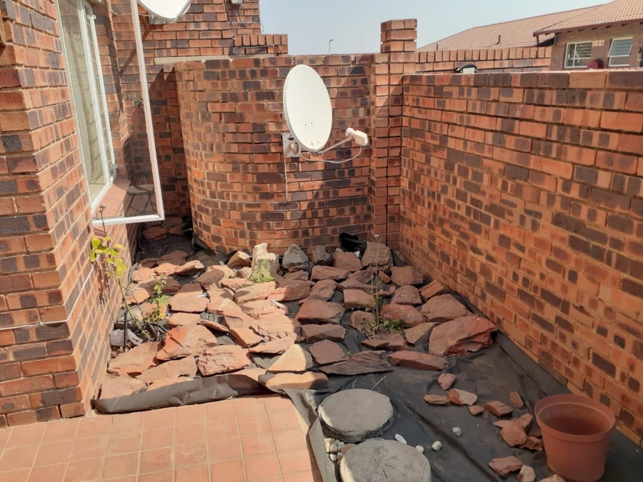 To Let 2 Bedroom Property for Rent in Ferndale Gauteng