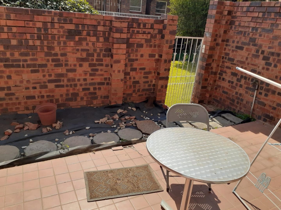 To Let 2 Bedroom Property for Rent in Ferndale Gauteng