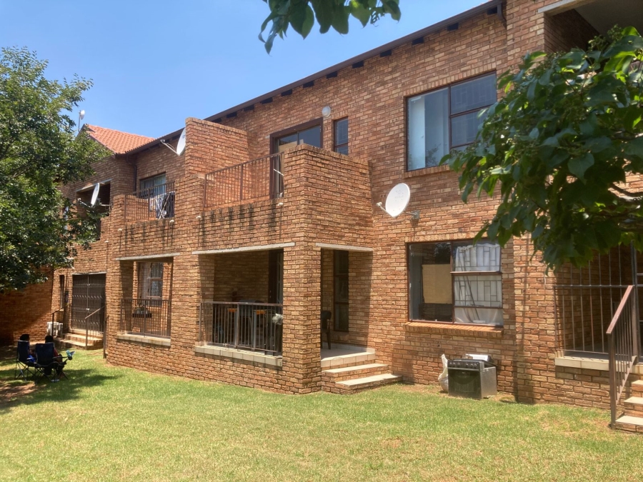2 Bedroom Property for Sale in Willowbrook Gauteng
