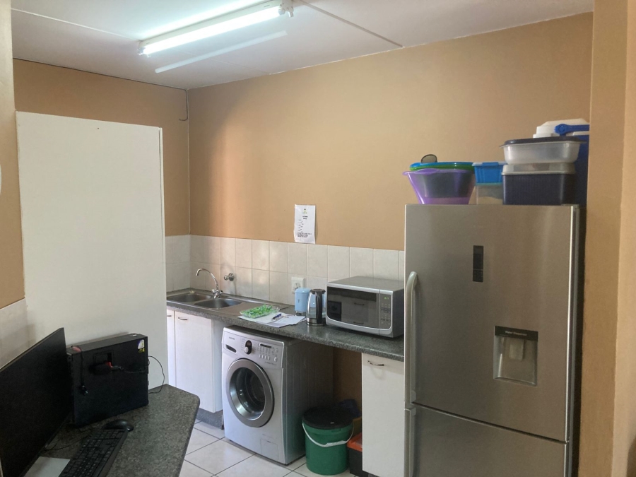 2 Bedroom Property for Sale in Willowbrook Gauteng