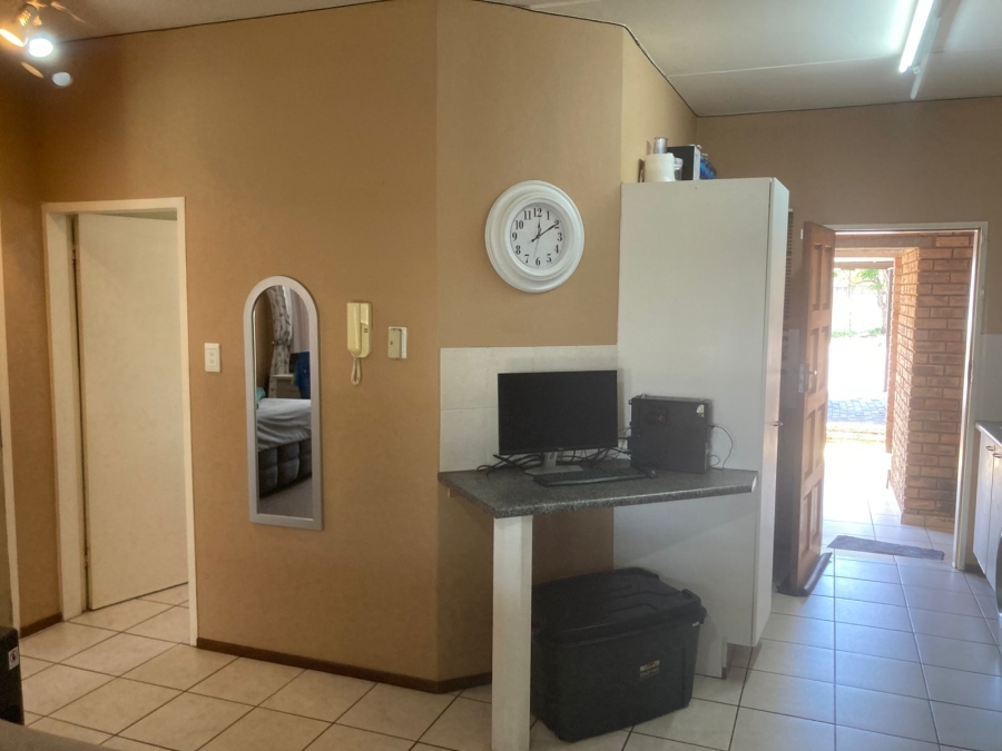 2 Bedroom Property for Sale in Willowbrook Gauteng