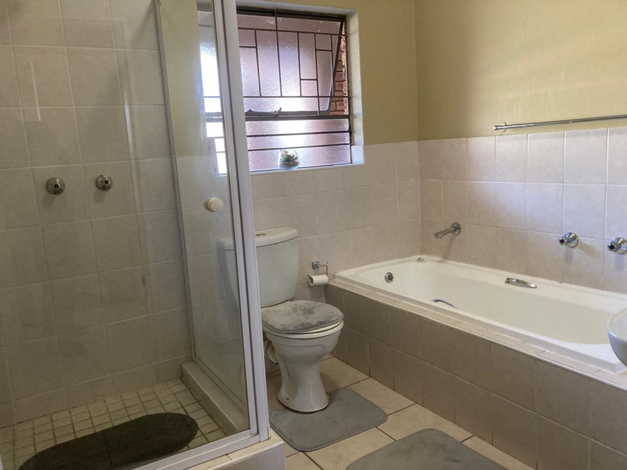 2 Bedroom Property for Sale in Willowbrook Gauteng